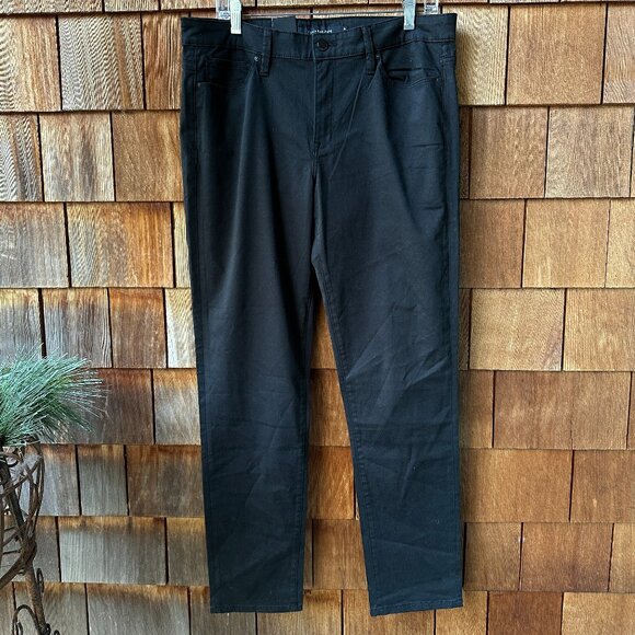 NWT Calvin Klein Black Boyfriend Stretch Mid-Rise 5 Pocket Jeans in Women's 14 - Picture 1 of 8